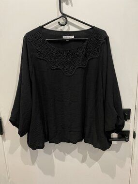 Chico’s Chiffon Bubble Hem Black Pull Over Top - Chico's Size 3.5 or US XL